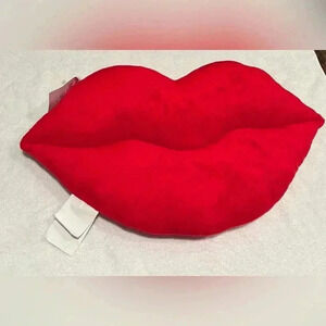 Room 2 Room | plush lip shaped pillow.